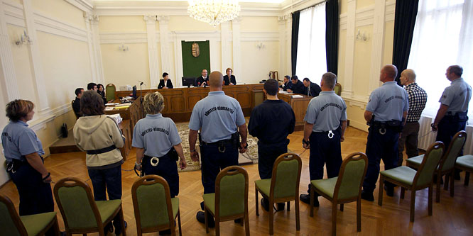 Szita Bence nevelőapja súlyos betegséggel küzd, túl akarja élni fia gyilkosait