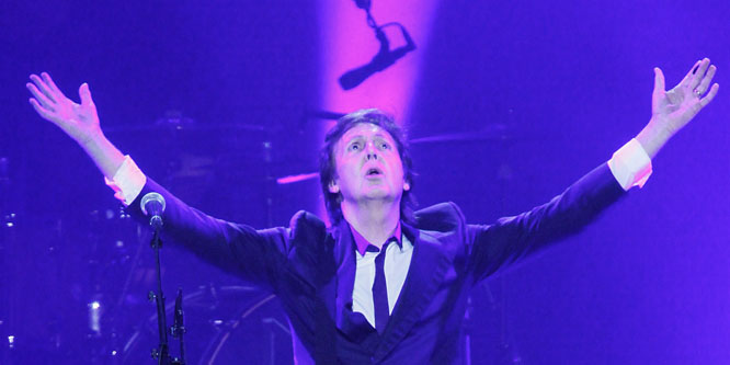 Paul McCartney nem fér a bőrébe