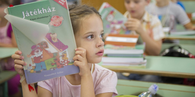 Elektronikusan, minimális személyes ügyintézéssel zajlik majd a beiratkozás