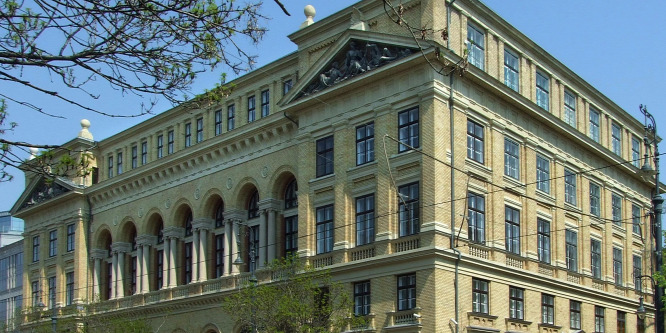 Fegyelmi vizsgálatot indított az ELTE a nemi erőszak ügyében