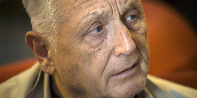 Súlyos műtétje után kómában van az Oscar-díjas rendező