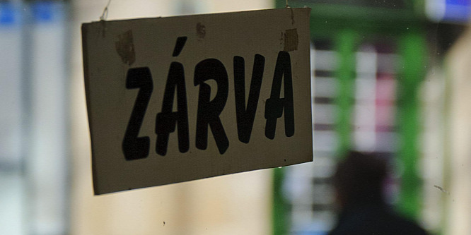Sávos cafeteriaadó és sávos nyitva tartás