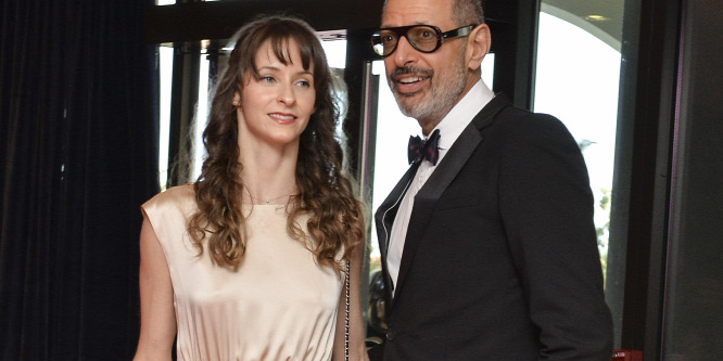 Elvette feleannyi idős barátnőjét Jeff Goldblum