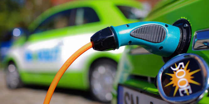 Tíz perc alatt feltölthetővé válhatnak az elektromos autók