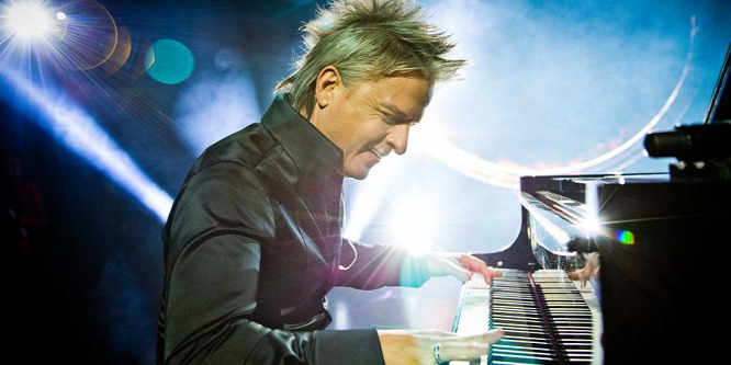 Négy telt házas koncert három nap alatt - exkluzív képes beszámoló Havasi Balázs koncertjéről