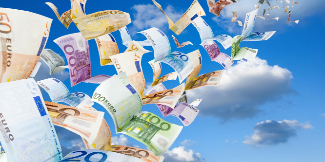 Lassult a gazdasági növekedés a második negyedévben az euróövezetben