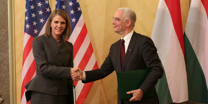 Ilyet még nem csinált Colleen Bell Magyarországon