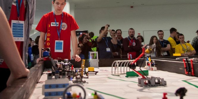 Magyar csapat győzött a robotversenyen