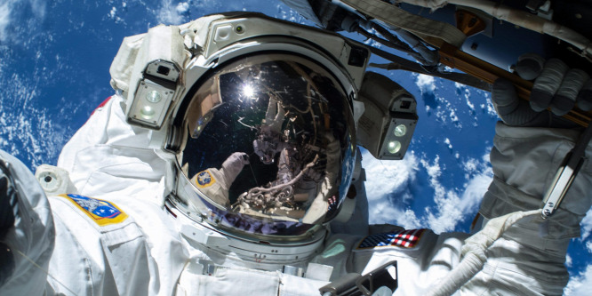 Kabaréba illő ok miatt marad el a NASA első, kizárólag női űrsétája