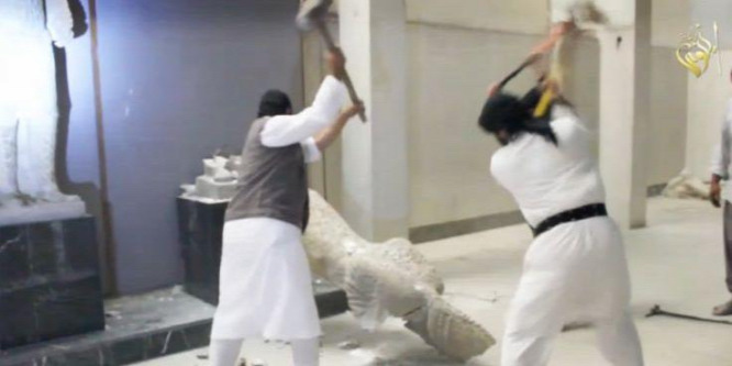 Műholdfelvételekkel követik műkincspusztító terroristák nyomait