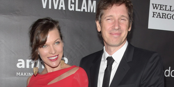 Megszületett Milla Jovovich második gyereke