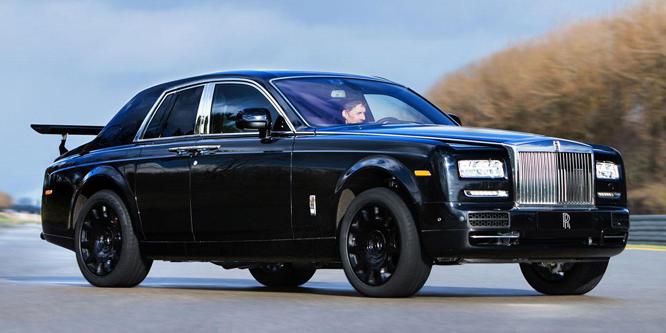Vasalódeszkát csavaroztak a legidétlenebb Rolls-Royce-ra