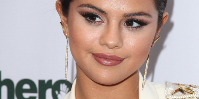 Ritka betegsége miatt kemoterápiát kapott Selena Gomez