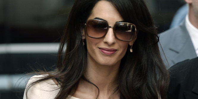 Amal Clooney még soha nem volt ennyire vagány