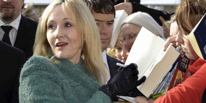 J.K. Rowling bocsánatot kért egy Harry Potter szereplő halála miatt
