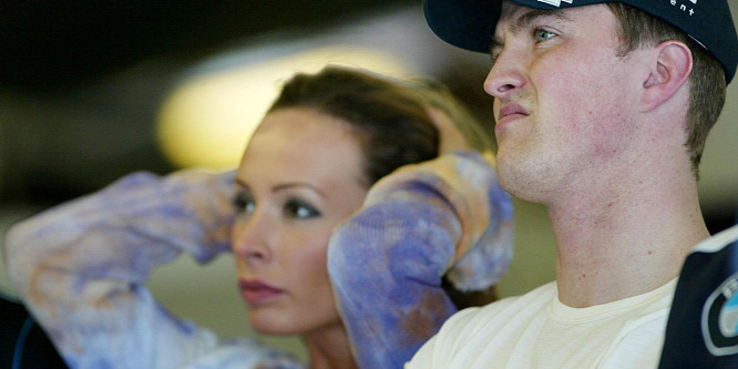 A feje búbjáig tetovált izomkolosszust szeret Ralf Schumacher volt felesége, Cora