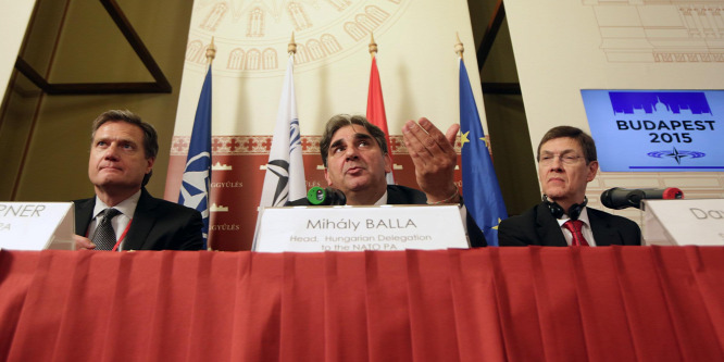 Bővíteni kell a NATO-t