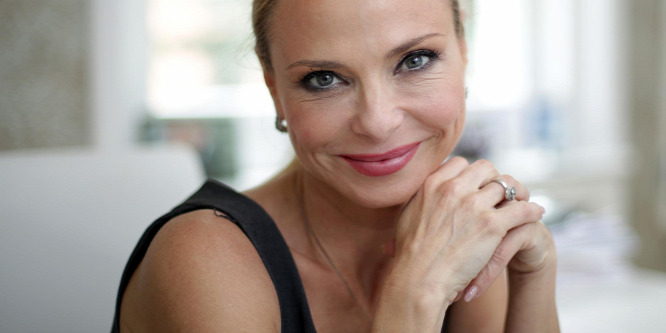"Komoly vagy, anyukám" - Brutális hasizmot villantott Yvonne Dederick - Fotó