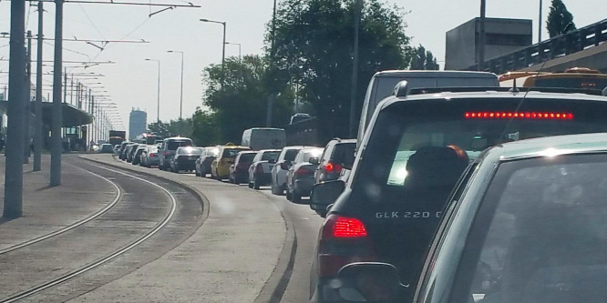 Részleges sávlezárás lesz az Árpád hídon a hétvégén