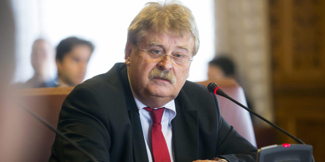 Szánalmas magyarázkodásba kezdett a választóit meglopó uniós elit újabb tagja
