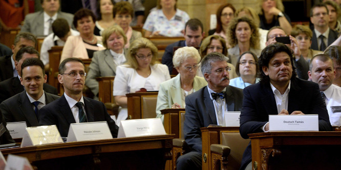 Rekordszámú résztvevő az Információs Társadalom Parlamentjén