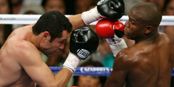 A bokszvilág korábbi ikonja kihívta Floyd Mayweathert