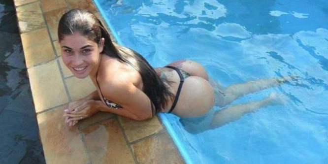 A brazil utcaseprő lány feneke tartja lázban az internetet