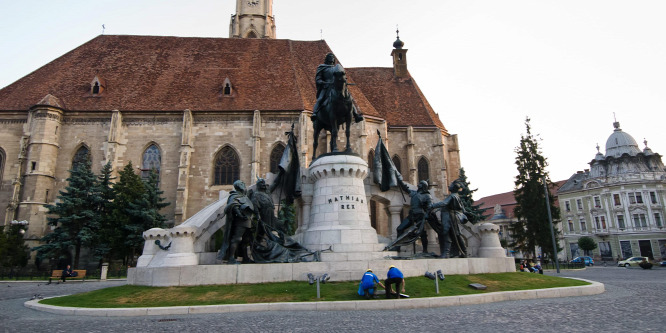 Beperelhetik Kolozsvár román polgármesterét, ha nem tesz ki magyar feliratokat is