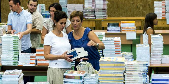 OECD-felmérés: nem túlterheltek a tanárok