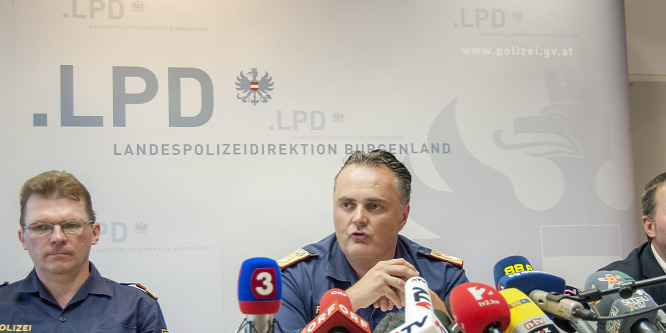Két év alatti kislány a halálkamionban