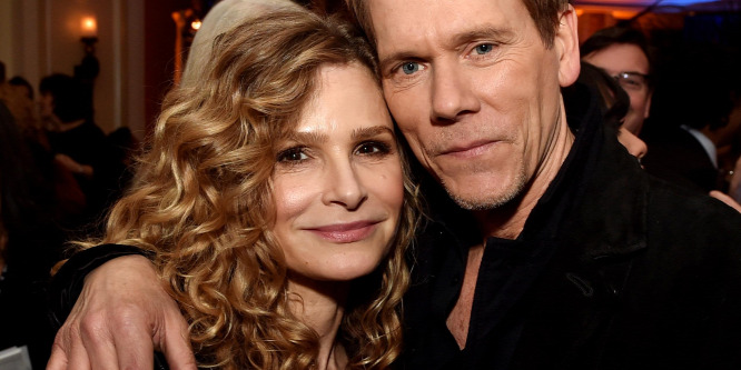 Kevin Bacon szerenáddal ünnepelte 30. házassági évfordulóját