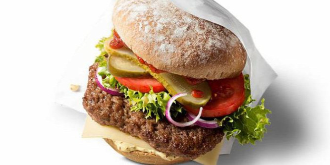 Ide jutottunk, biohamburgert kínál a McDonald’s