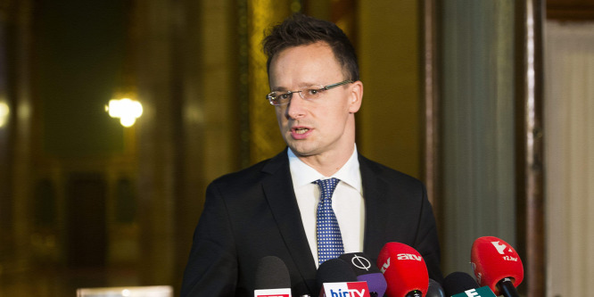 Zakógate: az MSZP lemondatná Szijjártó Pétert