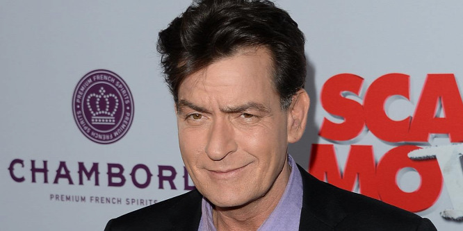 Juhbélbl készült óvszerrel szexelt Charlie Sheen és pornós exbarátnje