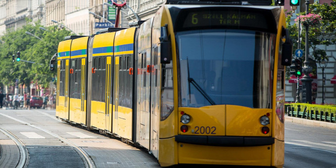 Spermát spriccelhettek egy nőre az egyik budapesti villamoson