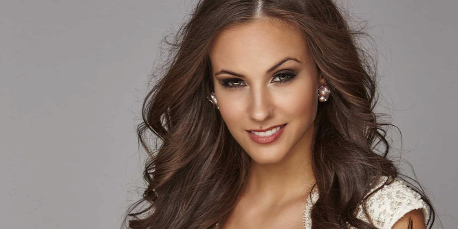 A Miss Universe Hungary győztese, Nagy Nikoletta hatalmas kebleket villantott