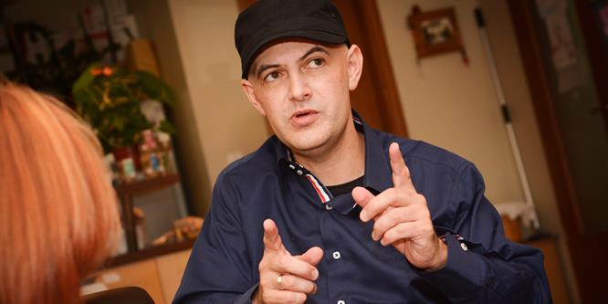 Vujity Tvrtko a világ legerősebb paprikájába kóstolt bele élő adásban: el kellett köszönni a nézőktől