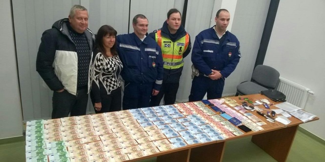 Pénzzel tömött táskát hagytak a benzinkúton