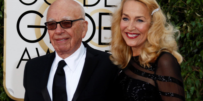 Fürdőruhában mutatta meg alakját az egykori szupermodell, Jerry Hall