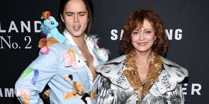 Meghökkentő, pónilovas szerelésben premierezett Susan Sarandon fia
