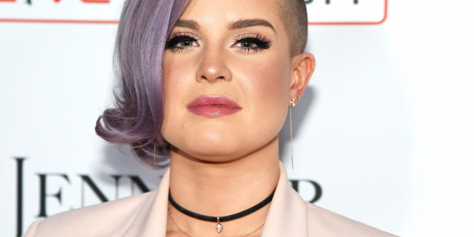Kelly Osbourne egy ember súlyát dobta le magáról