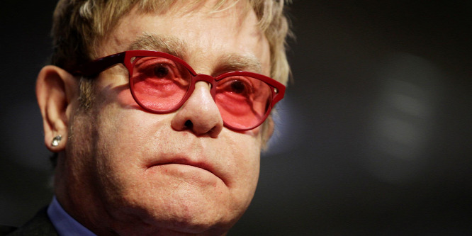 Bokaficam miatt kényszerült ideiglenesen kerekesszékbe Elton John