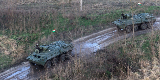 Készenlétben a rendőrök a menekültek miatt