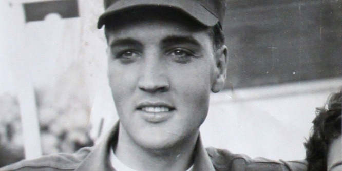 Sosem látott képek kerültek elő Elvis Presleyről