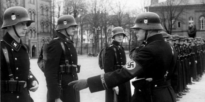 Tudta-e, hogy Bossban parádézott Hitler pretoriánus gárdája?