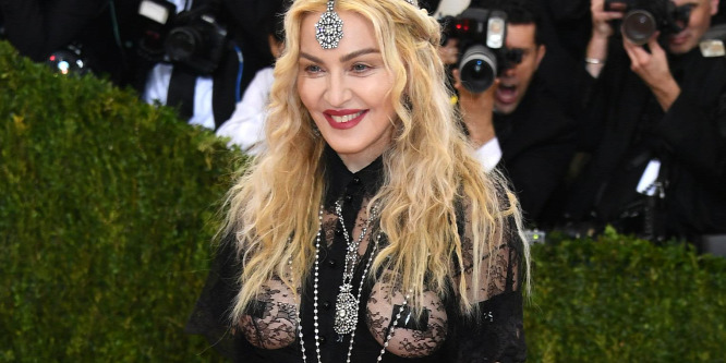 Gusztustalan videóval üzent utálóinak Madonna