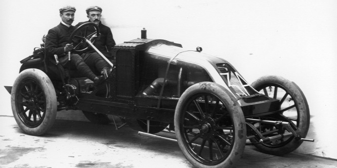 110 éve nyerte meg Szisz Ferenc az első autós Grand Prix-t
