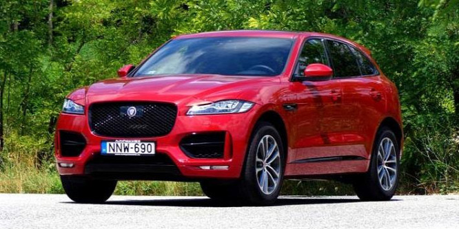 Lélekben sportautó az első terepjáró Jaguar
