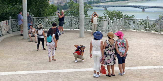 Háttal álltunk Budapest csodáinak