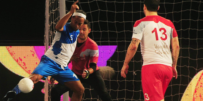 Brutális sztárdömpinggel rajtolt az indiai futsalliga